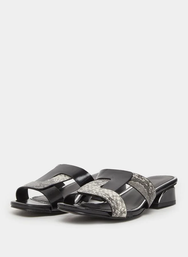 تايك تو صندل نسائي أسود بنقشة جلد الثعبان وكعب سميك